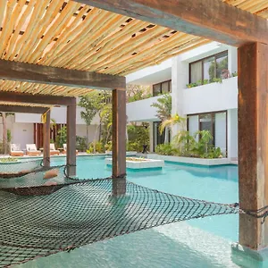 https://omara-by-lockey.quintano-roohotels.com